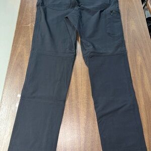 Duluth Trading Co Black Women's Flexpedition Pull on slim leg Pants